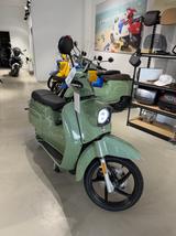 e-Schwalbe 50er 45 km/h Lithium-Akku tragbar Bis zu 100 KM  - ROLLER 45 KM H