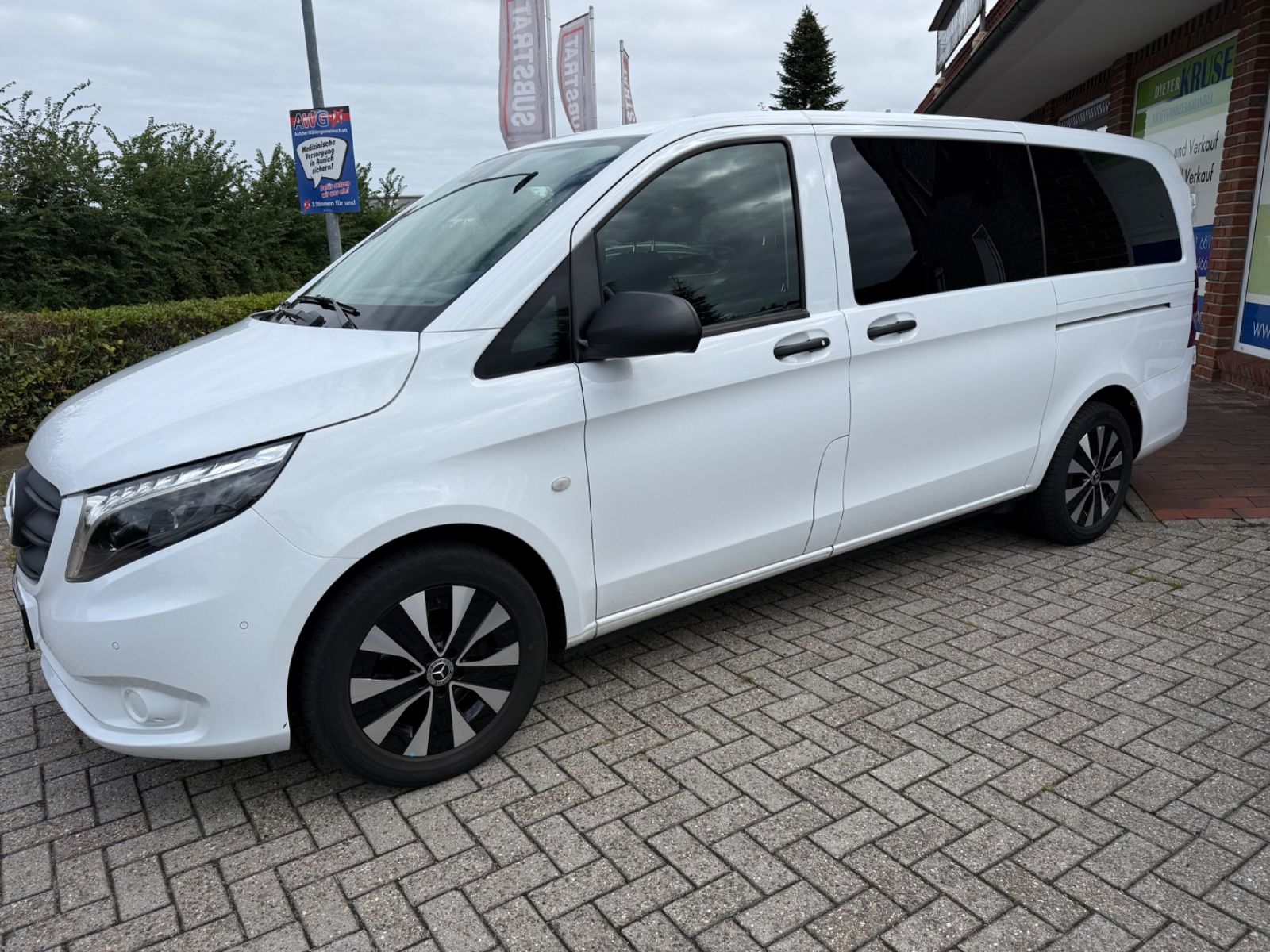 Mercedes-Benz Vito Tourer 119 CDI RWD lang Edition Distr. Sth foto 4