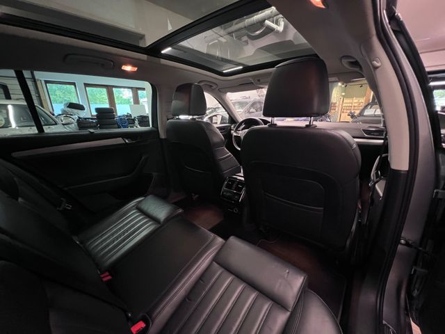 Skoda SUPERB STYLE/ 1.HAND/ GARANTIE/ PANO/ ASSIST. Skoda SUPERB STYLE/ 1.HAND/ GARANTIE/ PANO/ ASSIST.