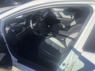 Toyota Avensis - 8