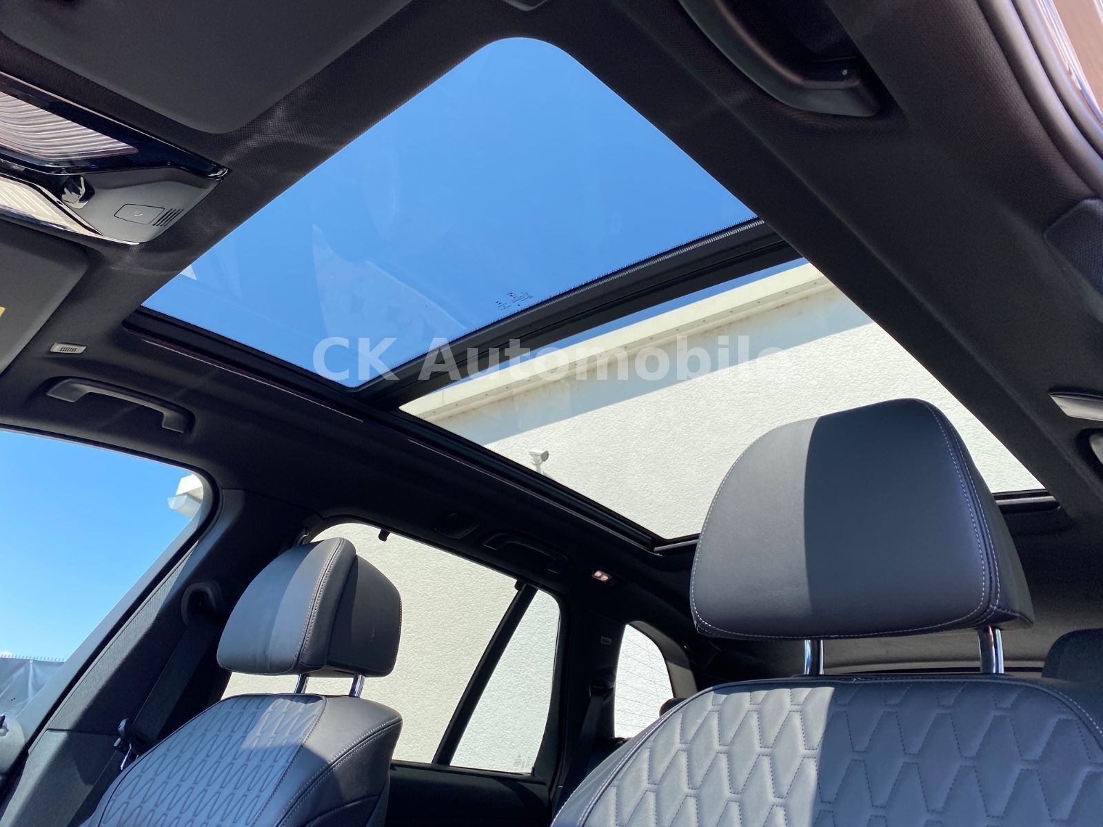 Fahrzeugabbildung BMW X5 xDrive 45e Individual/HeadUp/360°Kam/LED/AHK