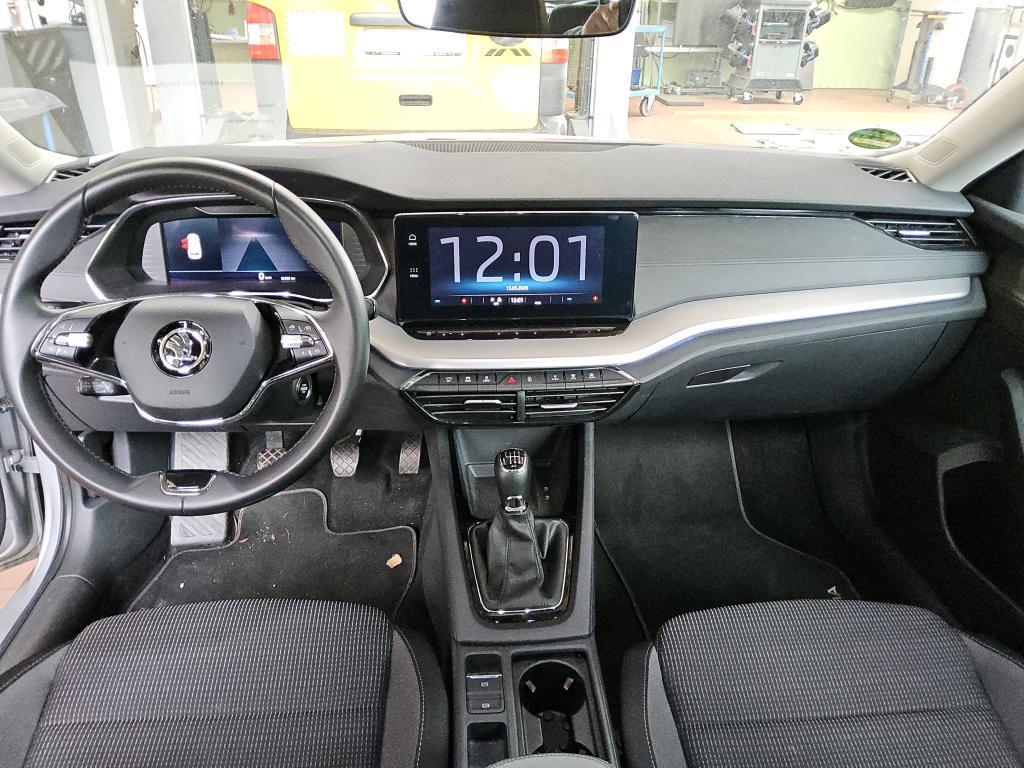 Skoda Octavia 2023 г. Серебристый, пробег 52970 км