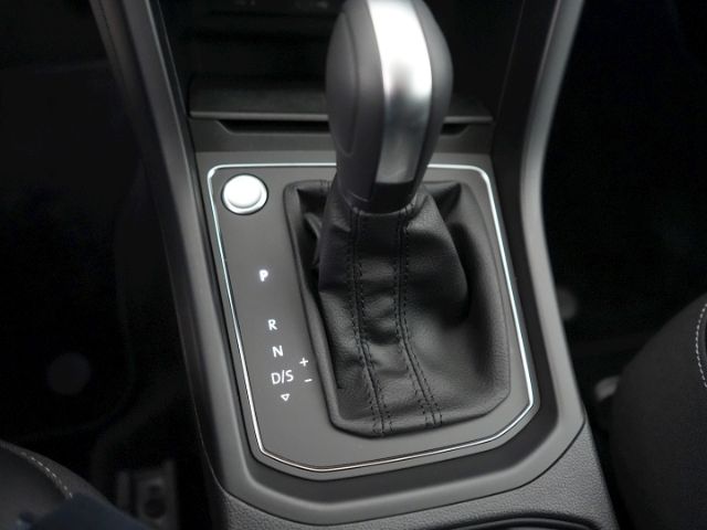 Touran COMFORTLINE DSG+LED+AHK+NAVI+SPORTFAHRWER