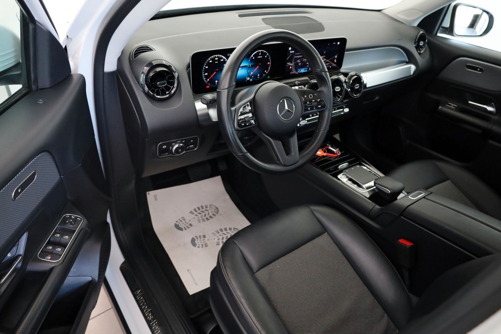 Fahrzeugabbildung Mercedes-Benz GLB 200 d, T.Leder,Navi,LED,SH,Kamera,Panorama