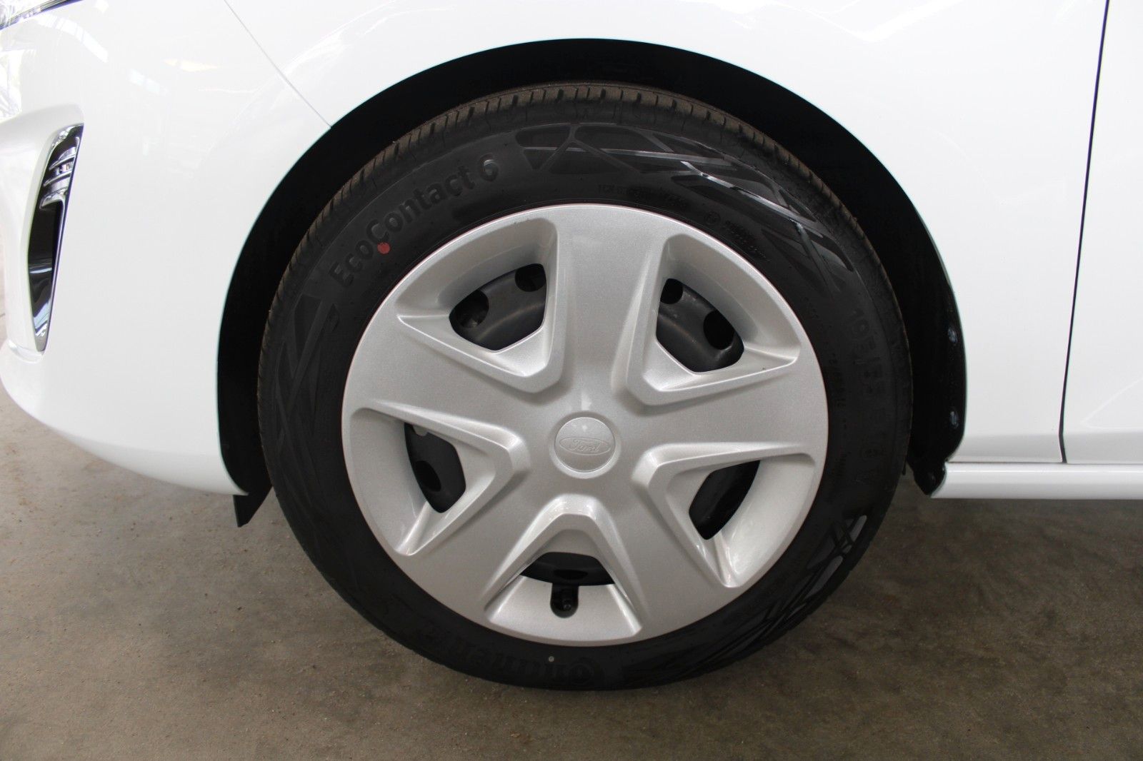 Fahrzeugabbildung Ford Fiesta 1,5 TDCi Cool & Connect 5-trg NAVI LED