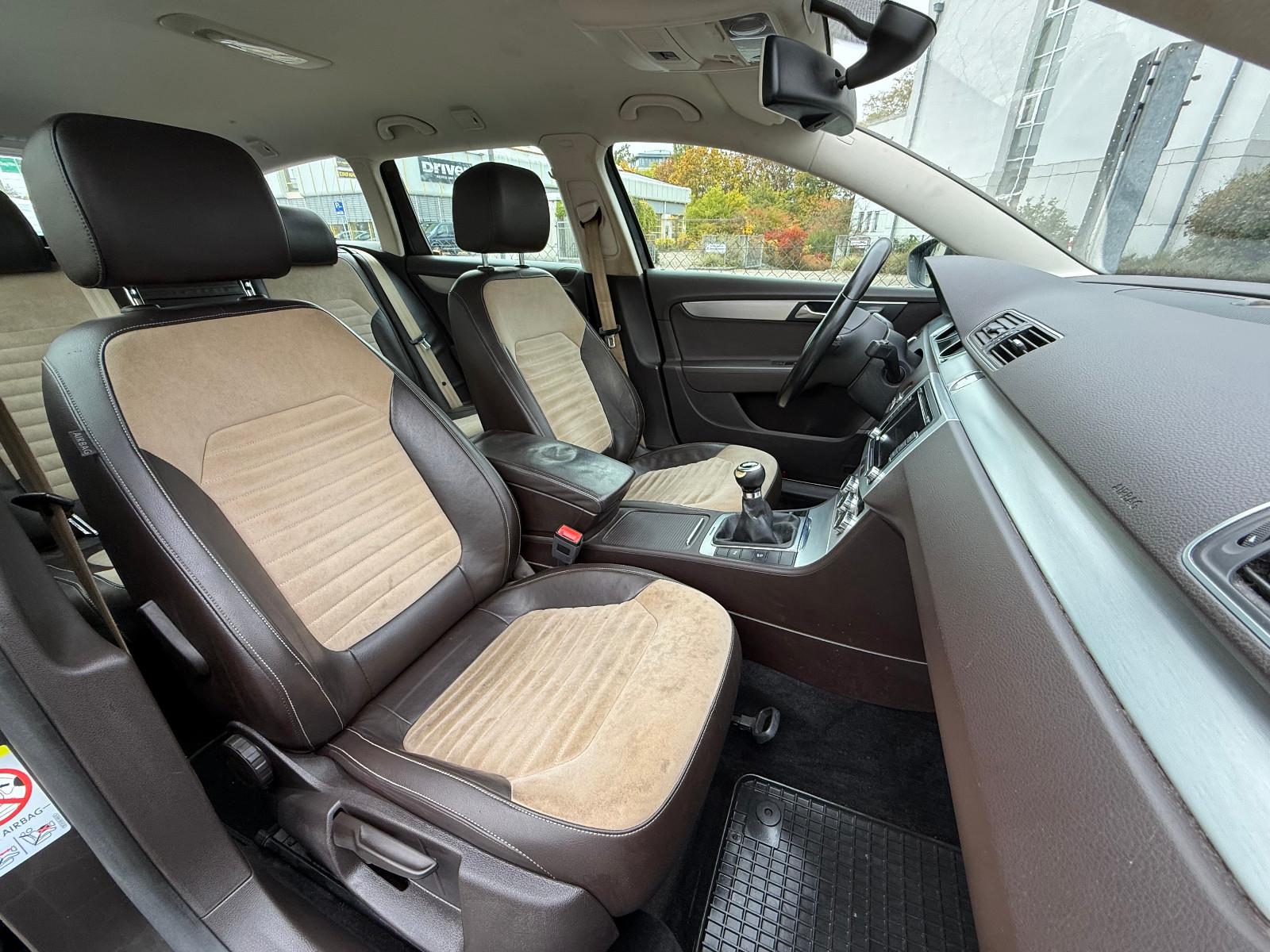 Volkswagen Passat 2012 — photo 7