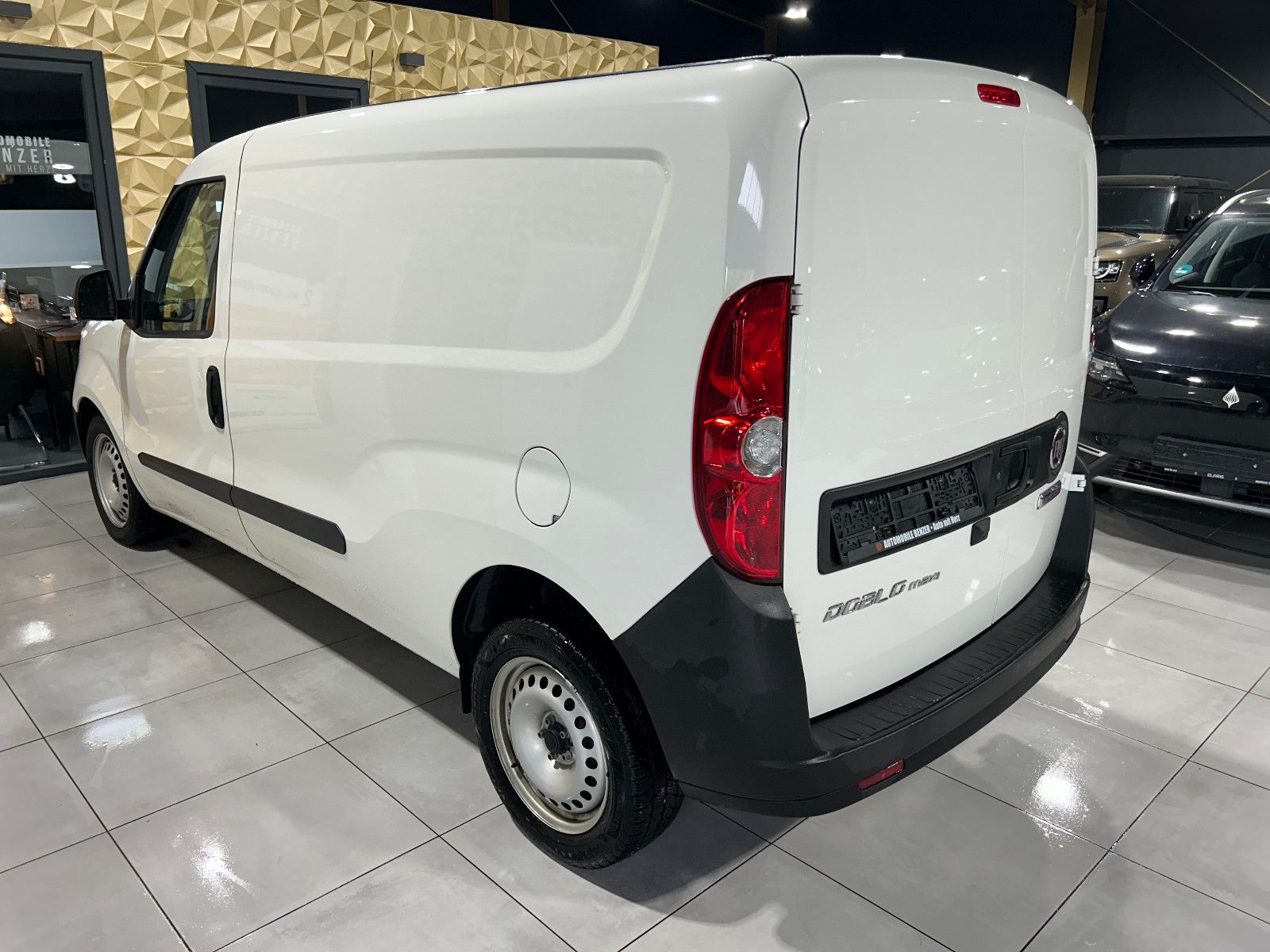 Fahrzeugabbildung Fiat Doblò MAXI/KAMERA/KLIMA/2-SITZ