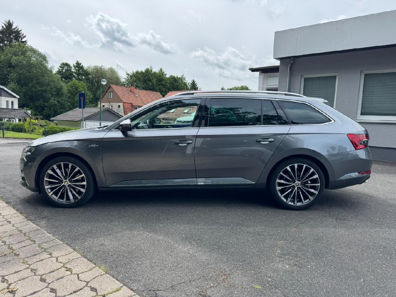 Skoda Superb Combi 2.0 TSI L&K 4x4 - AHK, Columbus