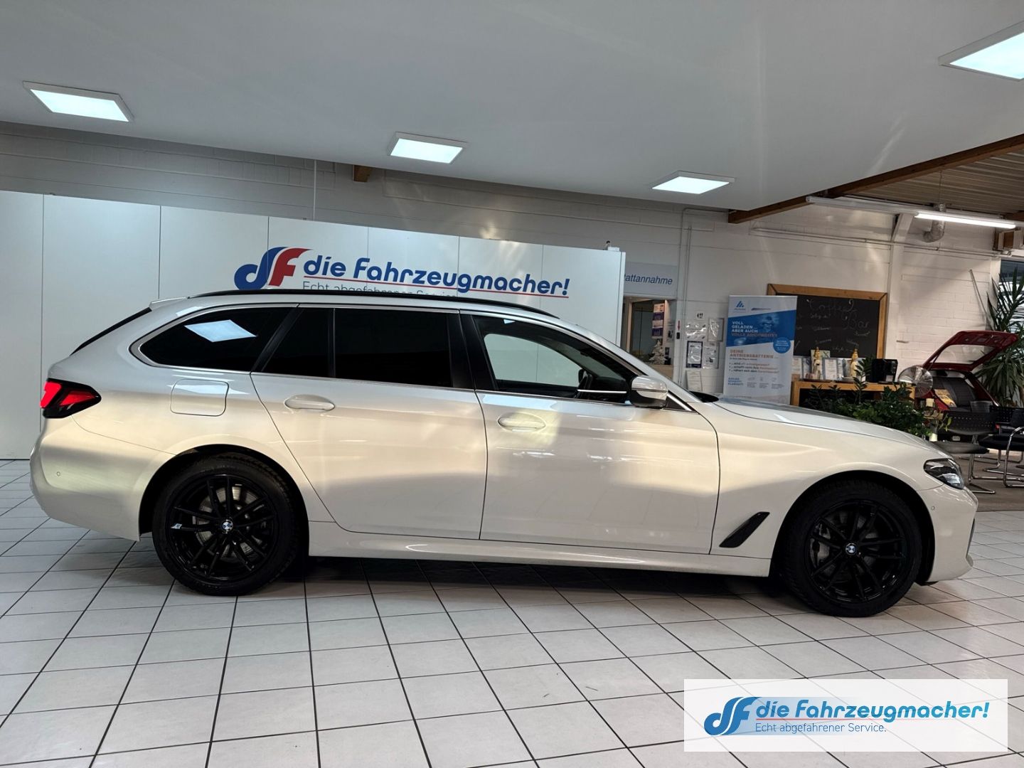 Fahrzeugabbildung BMW 530 d Touring M Paket Navi Digitales Cockpit LE