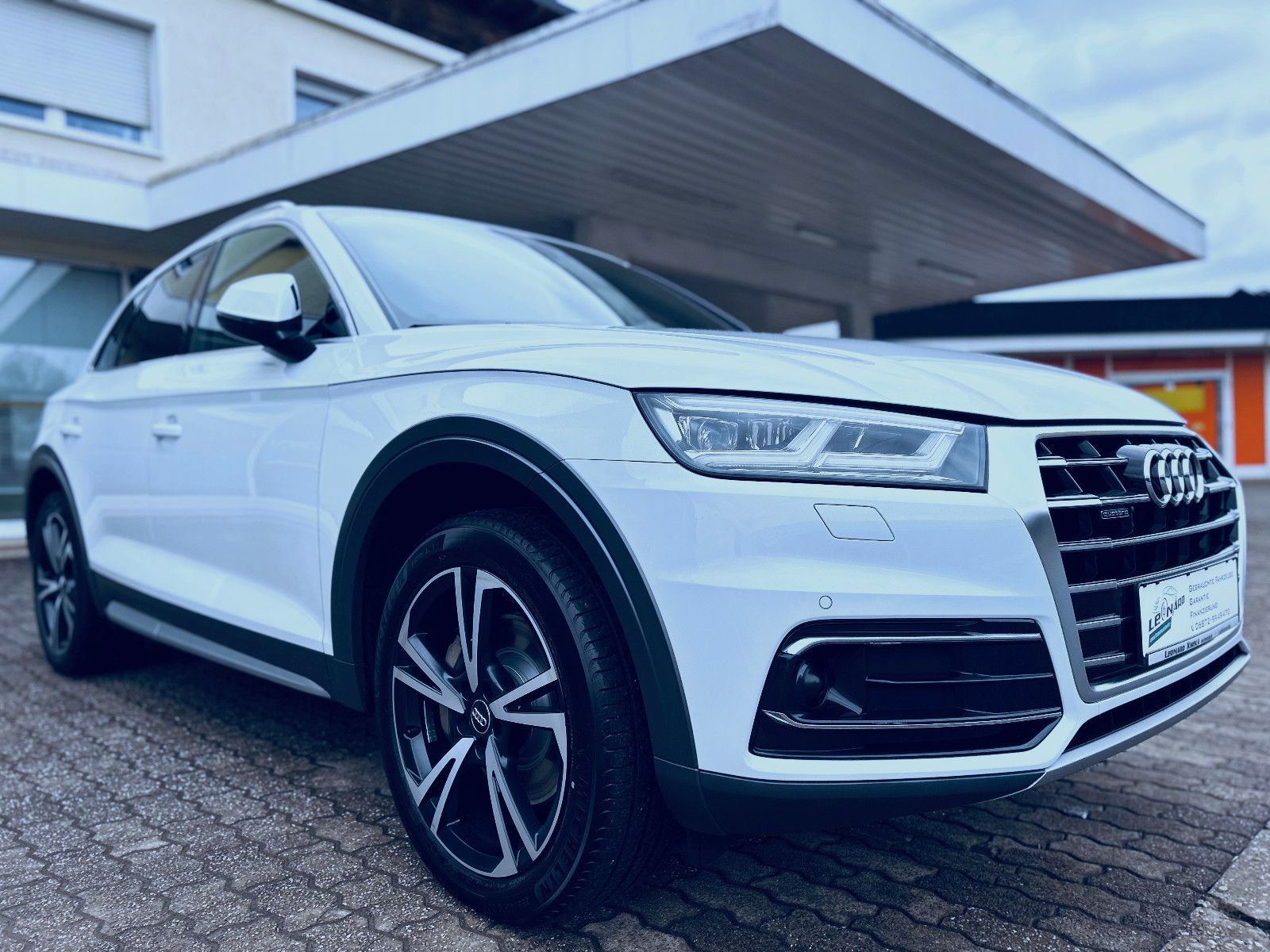 AUDI Q5 50 TDI quattro sport Navi LED Leder AHK Kamer