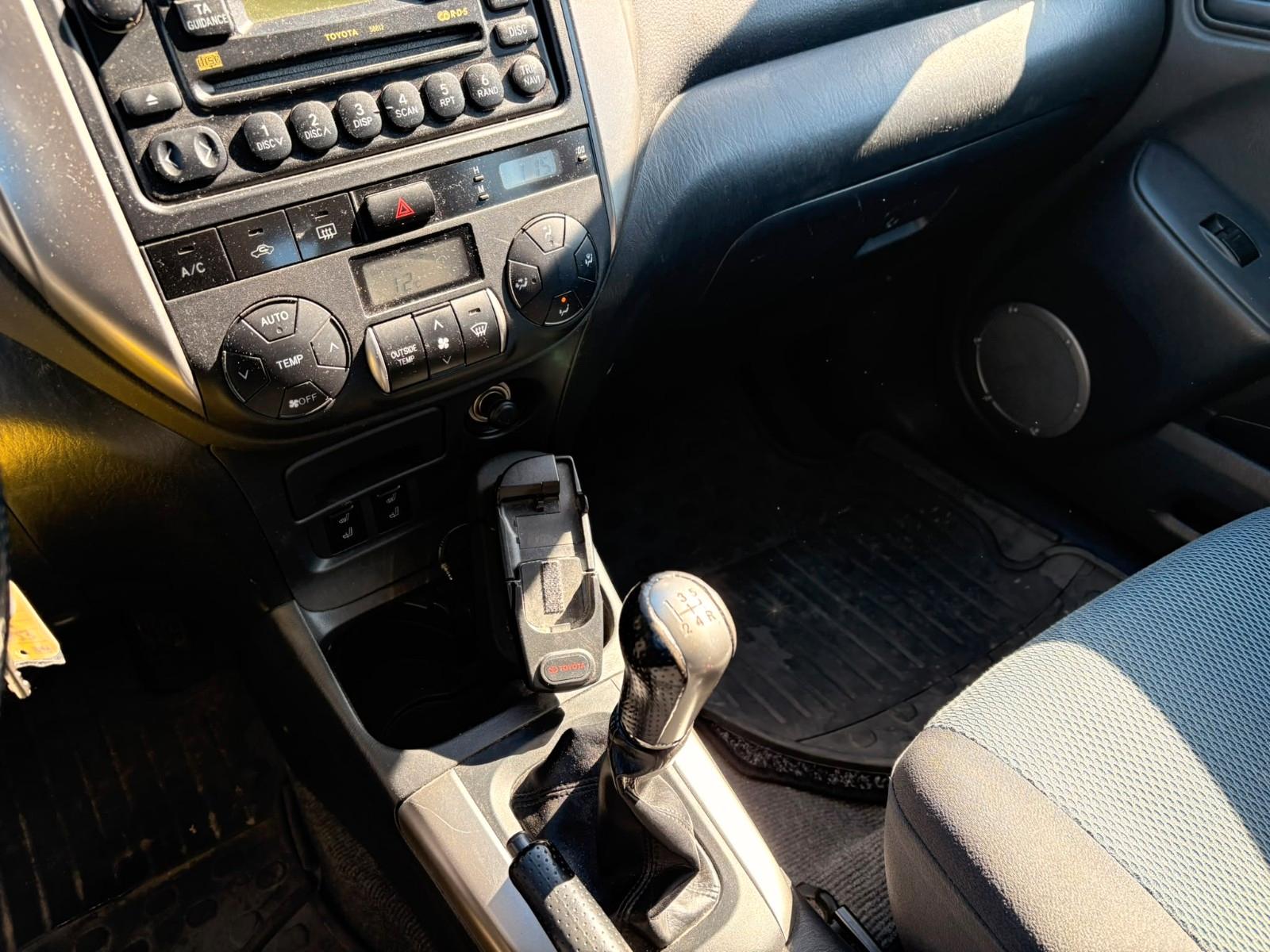 TOYOTA RAV4 - 2.0 -150 CV - BVM - VOLANT EN CUIR