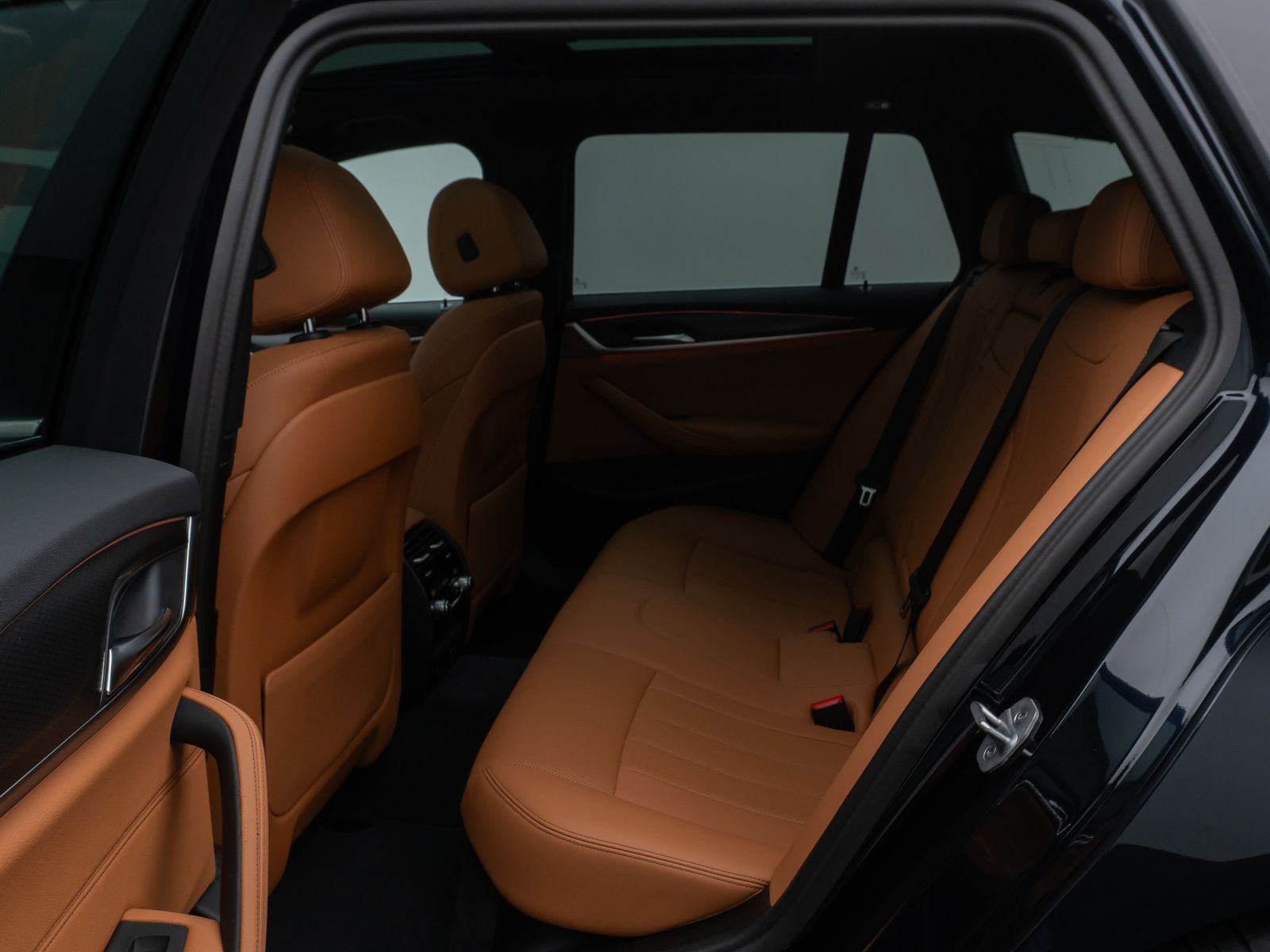 Fahrzeugabbildung BMW 530i M Sport Panorama Kamera DAB HiFi AHK Alarm