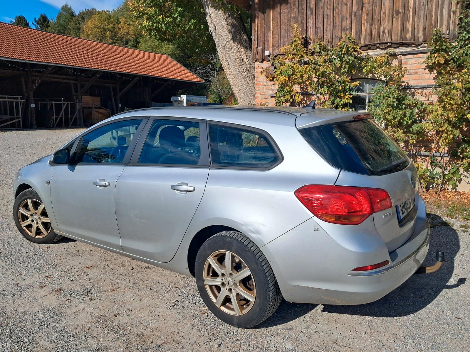 Opel Astra 2013 — двигун 1.686 cm³, 110 HP (81kW)