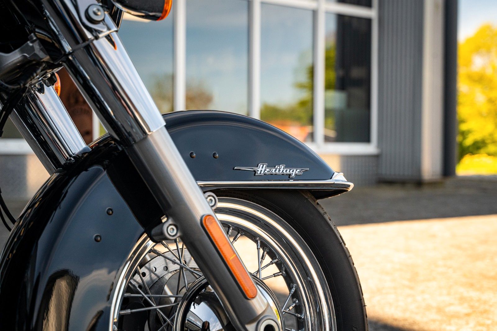 Fahrzeugabbildung Harley-Davidson Softail Heritage FLHCS 114 CUI -NEUWERTIG -
