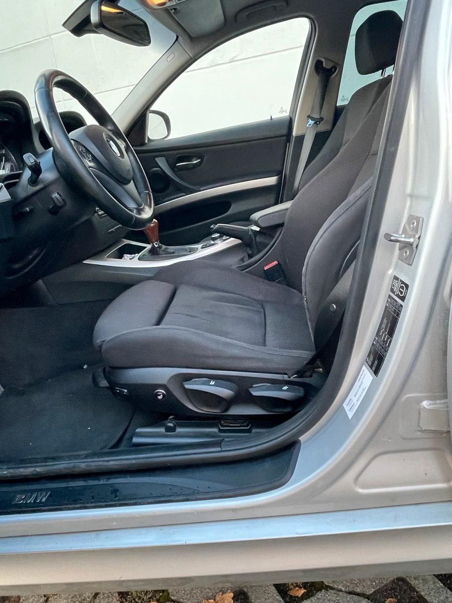 BMW 114 2011 — photo 9