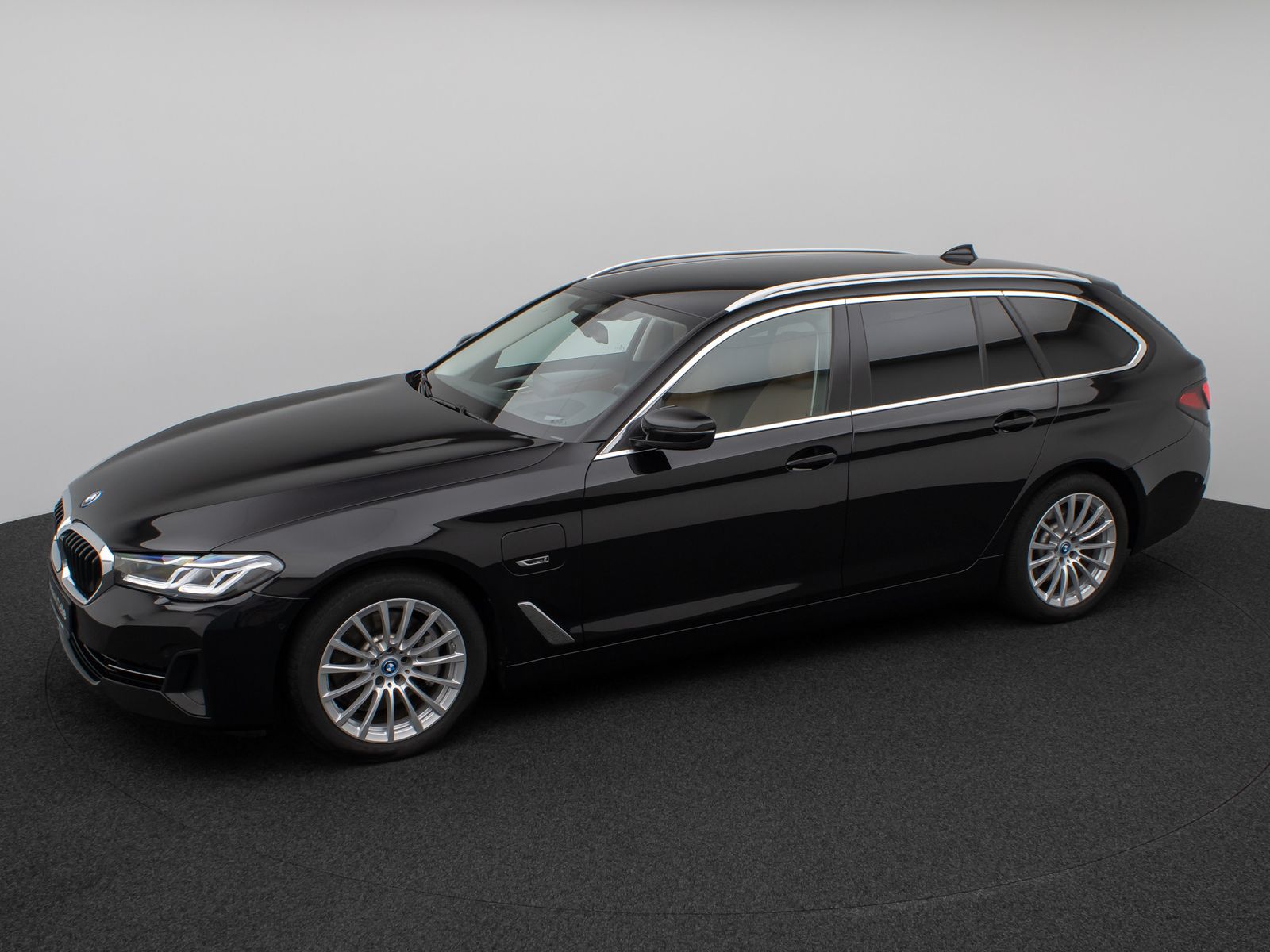 Fahrzeugabbildung BMW 530e xD Laser Kamera HUD DAB HiFi 4xKlima AHK