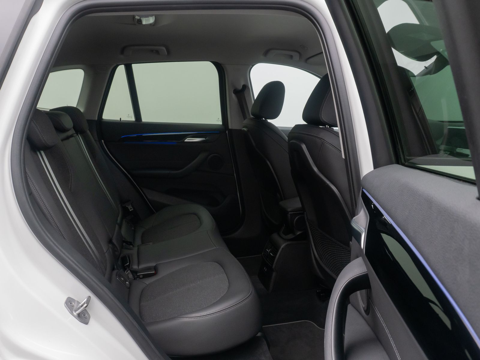 Fahrzeugabbildung BMW X1 sD18i Sport Line Kamera DAB LED Teilleder 18"