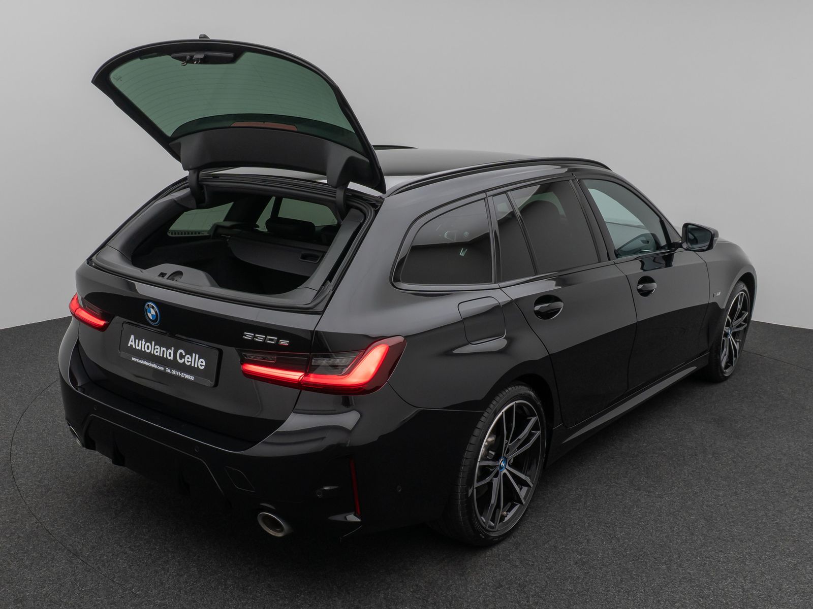 Fahrzeugabbildung BMW 330e M Sport Kamera DAB HiFi Lenkrhzg Alarm 19"