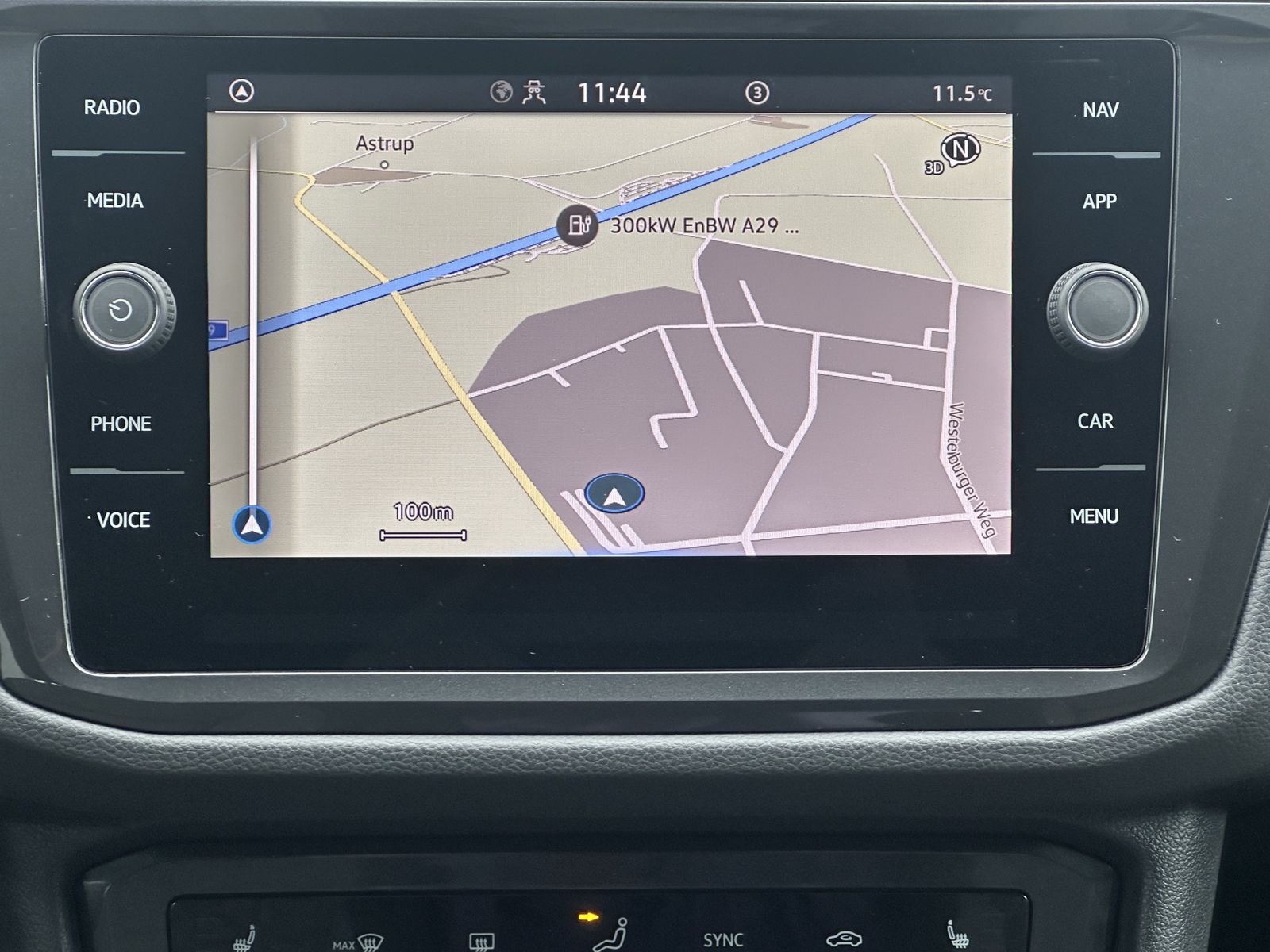 Fahrzeugabbildung Volkswagen Tiguan 1.4 TSI eHybrid Life NAV+LED+CARPLAY+ACC