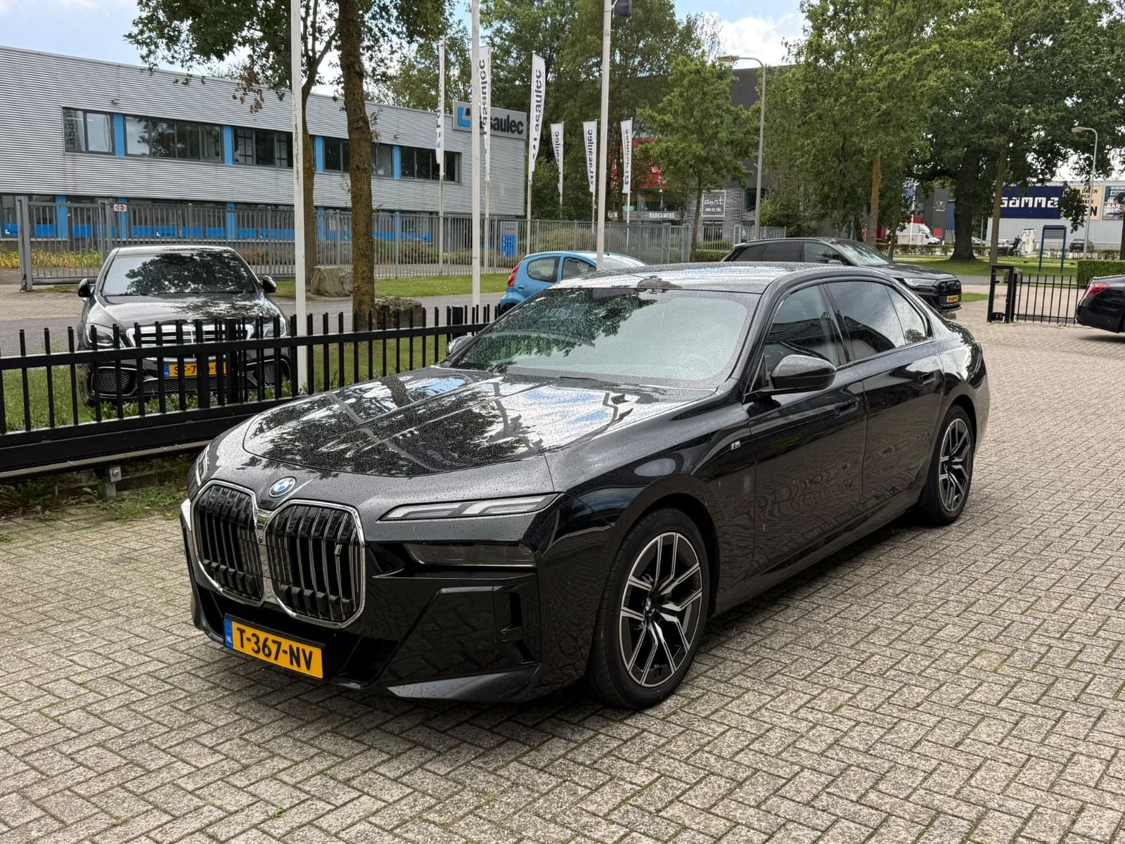 BMW i7 xDrive60 SOH 98.2%/M-SPORT/B&W/PANO/1HAND/VOL imagem 3