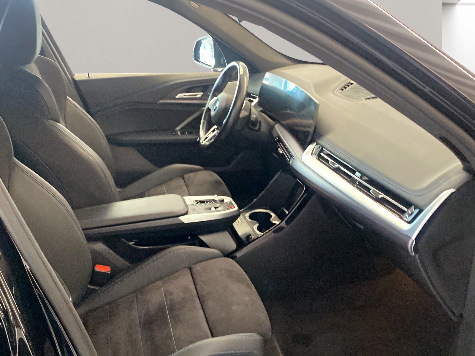 BMW iX1 xDrive30 M Sport Harman K Kamera LED foto 5