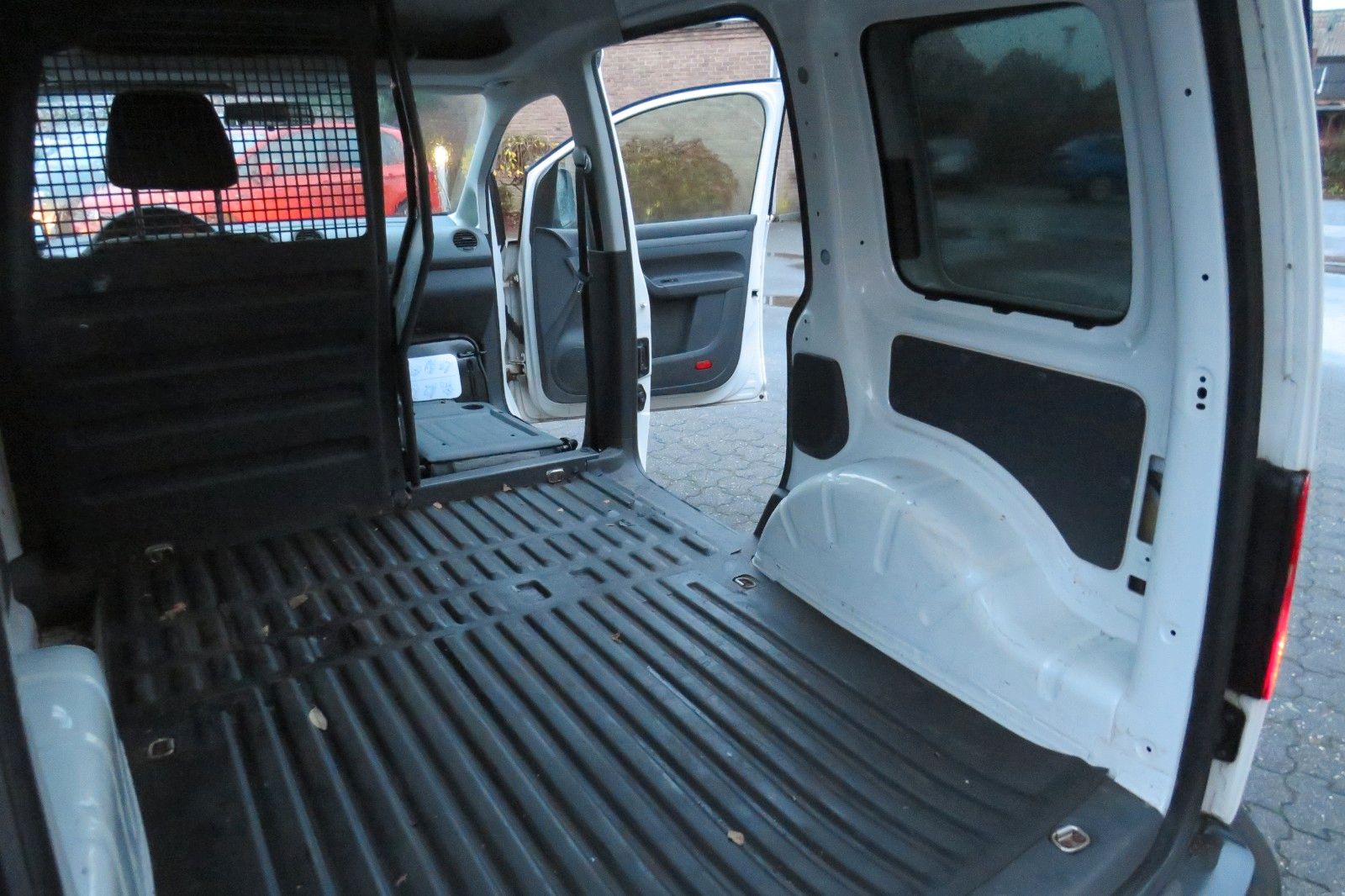 Fahrzeugabbildung Volkswagen Caddy Kasten TDI KLIMA AHK SITZH. FLEXSITZ 1.HD