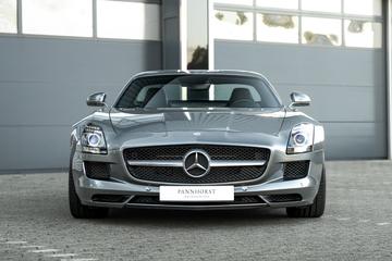 صورة 4 لـ 2011 Mercedes-BENZ SLS AMG