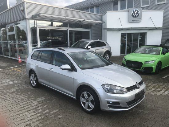 Volkswagen Golf - 1