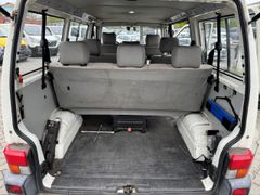Fahrzeugabbildung T4 Kombi Transporter Bus 2.5 9-Sitzer