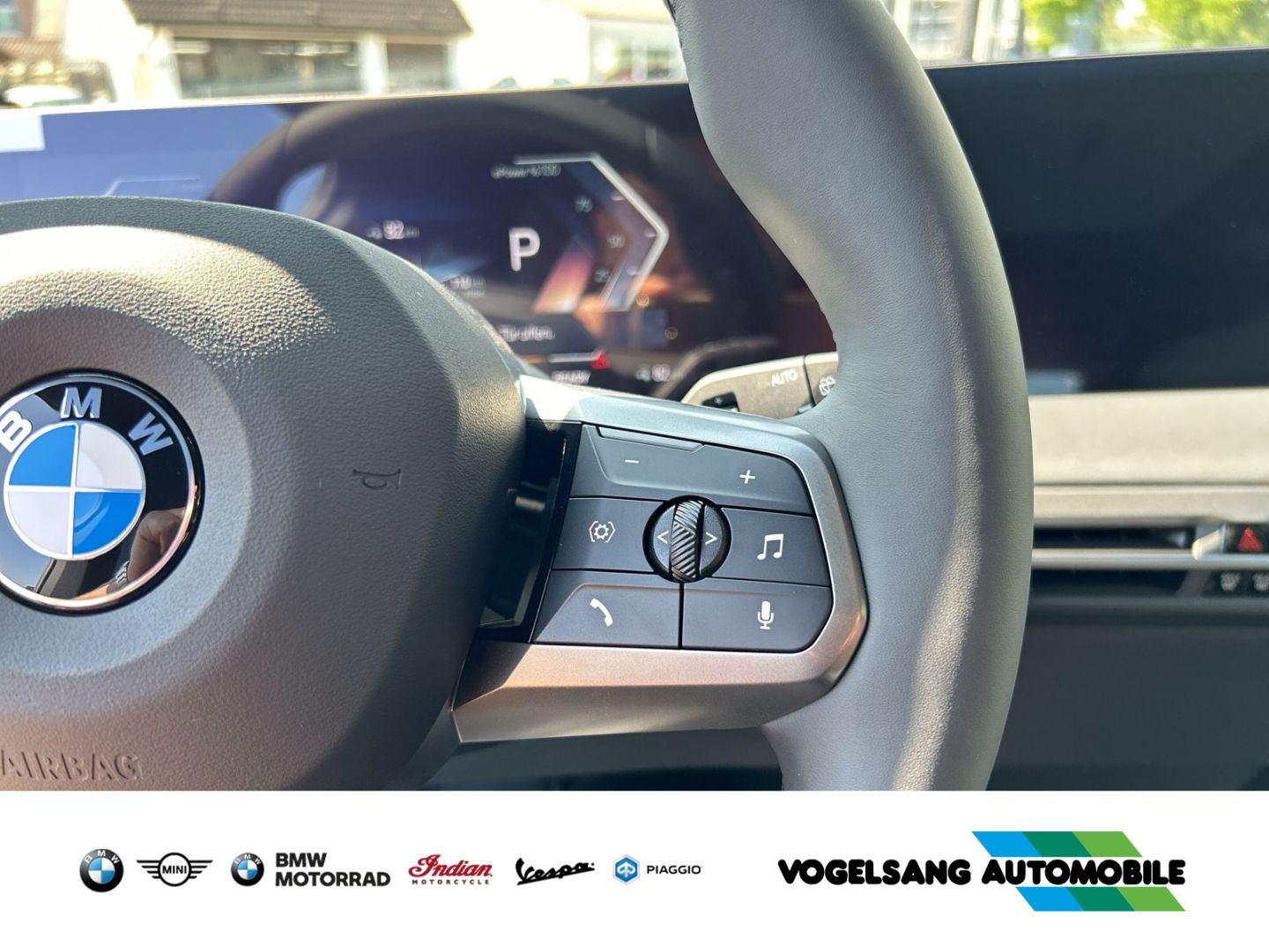 Fahrzeugabbildung BMW iX 60 M Sport Park-Assistent Sportpaket HUD Luft
