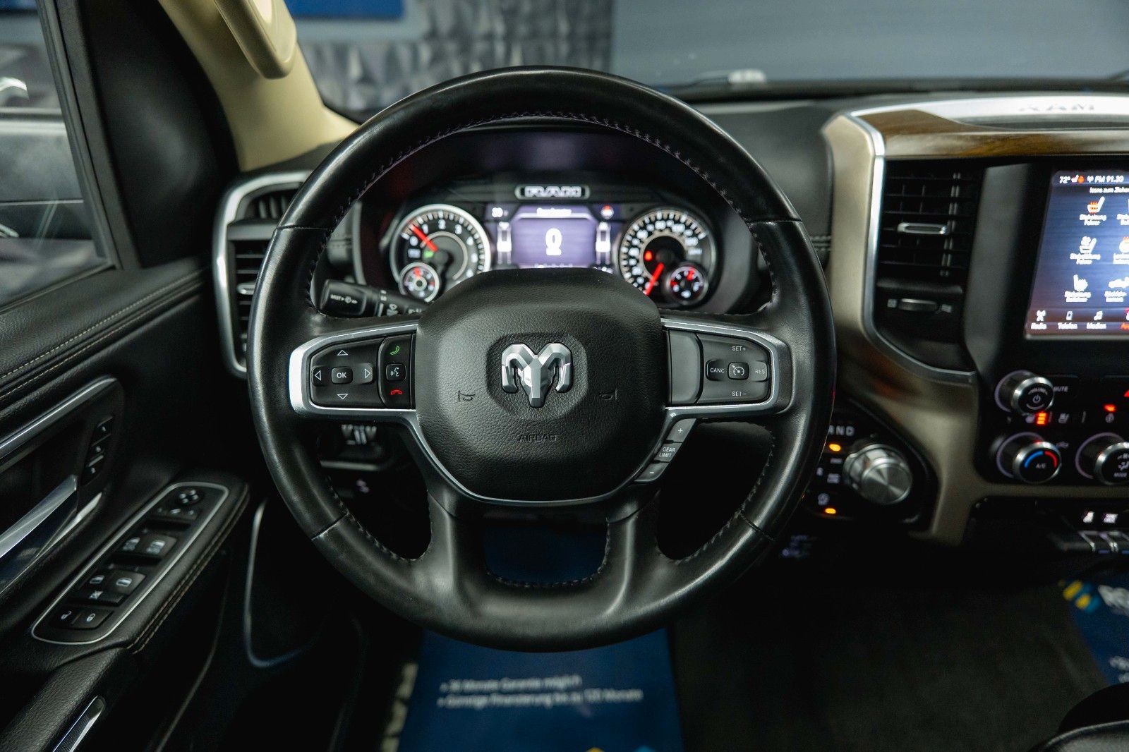 Fahrzeugabbildung Dodge RAM 5.7 V8 HEMI 4x4 LARAMIE Offroad Night LED