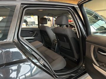 MYAUTOCENTER – Gebraucht- und Jahreswagen mit Werkstattservice in Pfaffenhofen BMW 320 *SERVICENEU*TEMPO*NAVI*KLIMAAUTO*AHK*