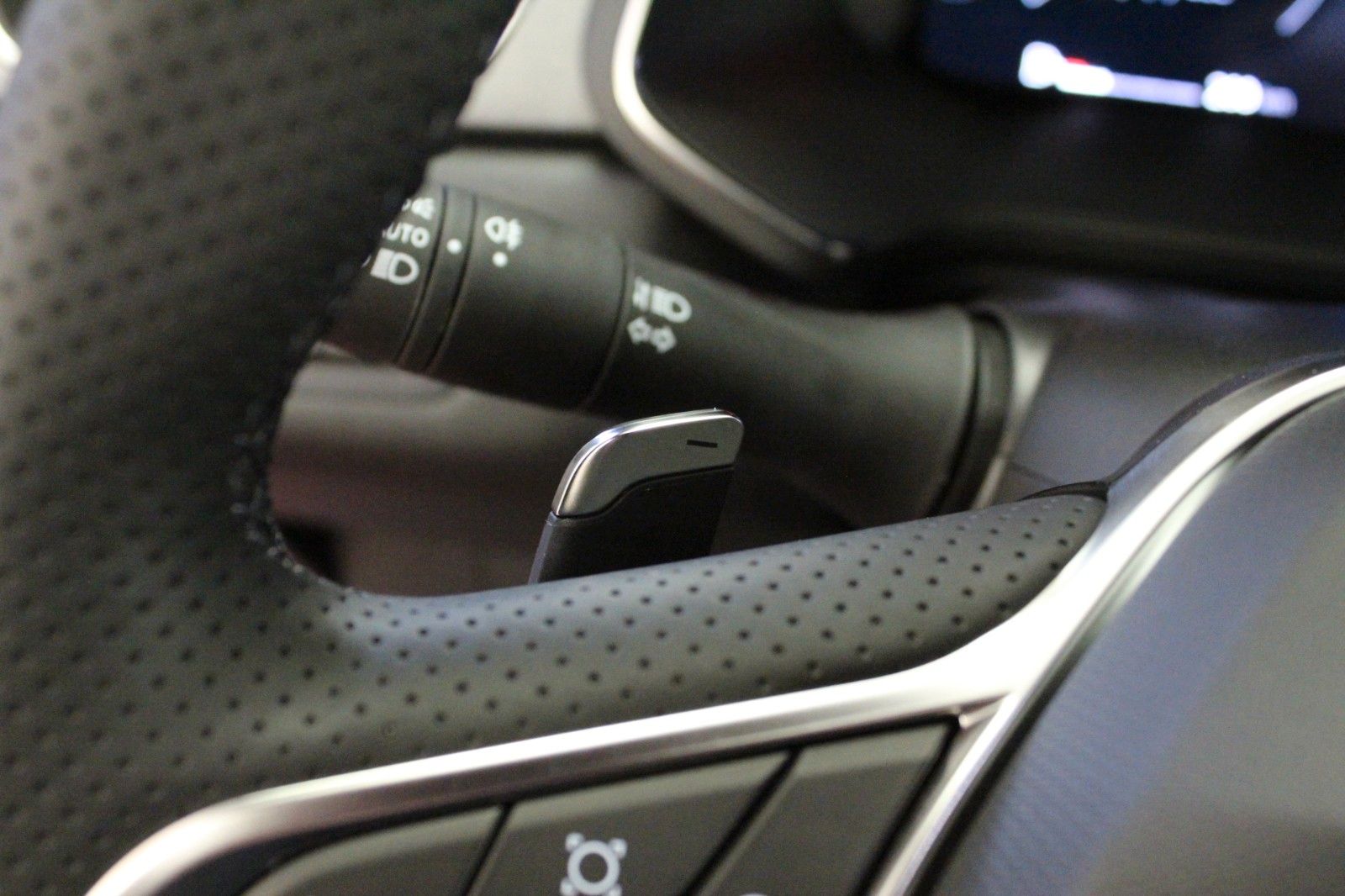 Fahrzeugabbildung Renault Captur Mild Hybrid 140 EDC *Navigations-Paket*