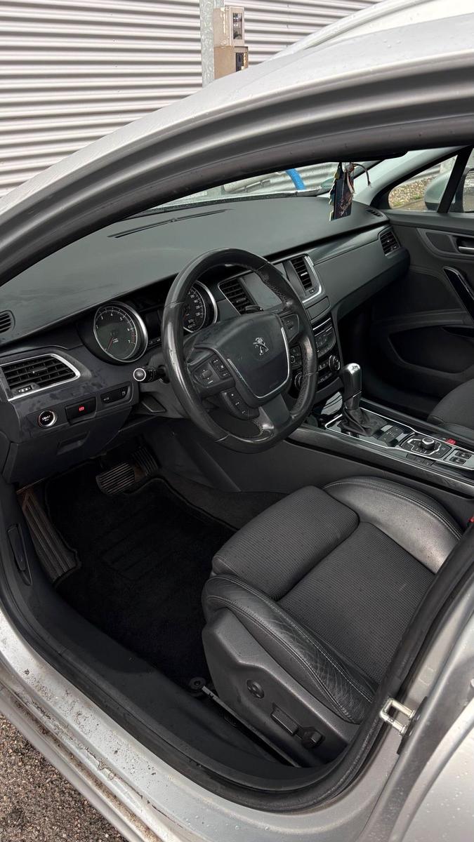 Peugeot 508 2011 — photo 11