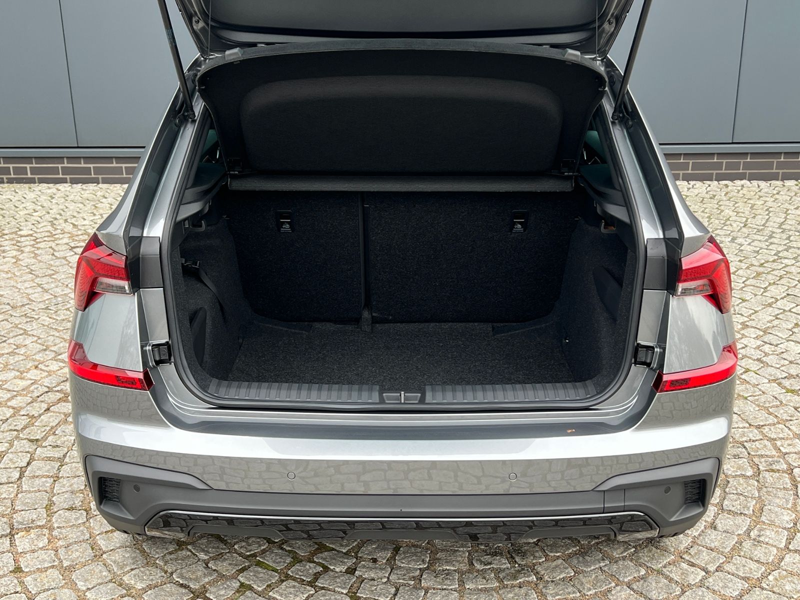 Fahrzeugabbildung SKODA Kamiq Monte Carlo 1.5 TSI DSG *Garantie, LED, AH