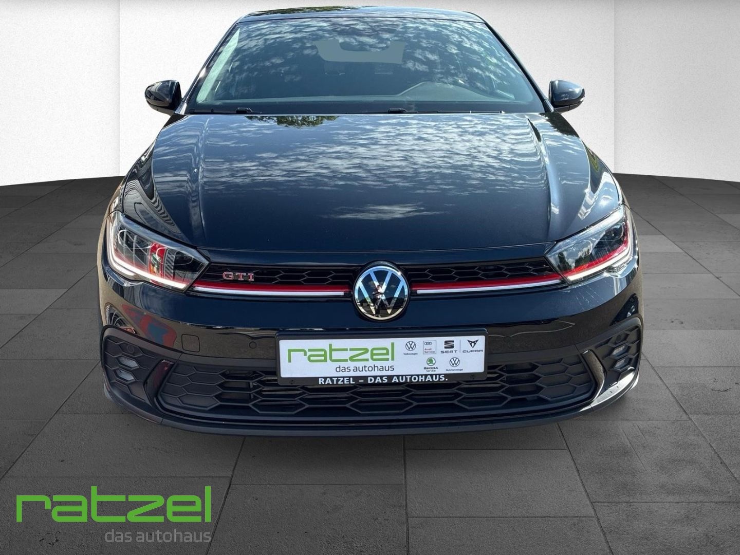 Fahrzeugabbildung Volkswagen Polo GTI 2.0 TSI DSG Navi Digitales Cockpit LED
