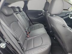 HYUNDAI i30 Advance Deluxe Navi LED ACC Klimaautom Musik