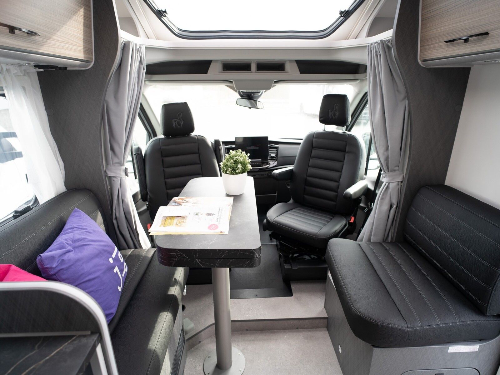 Fahrzeugabbildung Etrusco V Ford 6.8 SCF Complete Selection! Dieselheizung