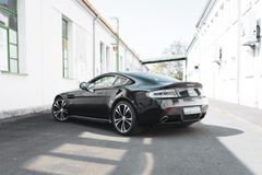 Fahrzeugabbildung Aston Martin V12 Vantage Carbon Black Edition *MwSt / Manual*