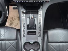 Fahrzeugabbildung DS Automobiles DS 7 Crossback 1.6 E-Tense 300 4x4 Grand Chic