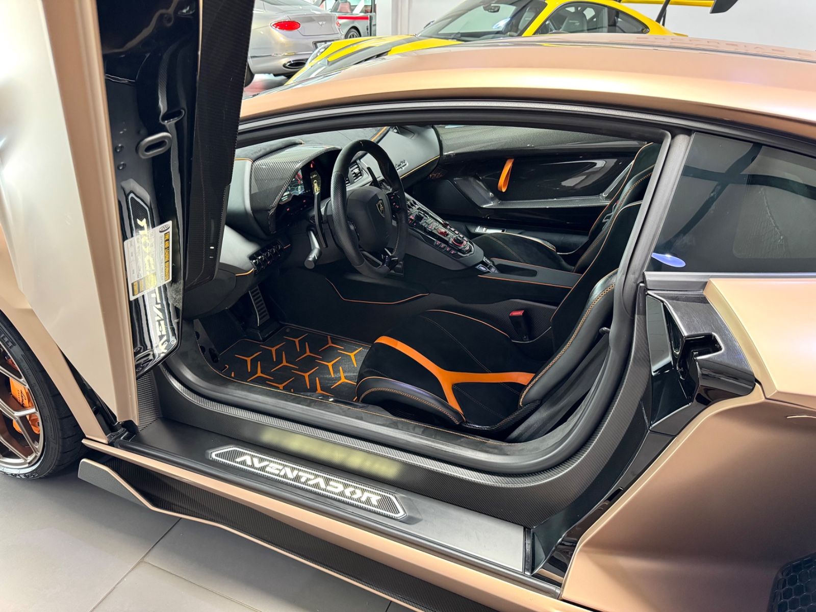 Lamborghini AVENTADOR SVJ V12 FULL CARBON LIFT STYLE GINTANI foto 16
