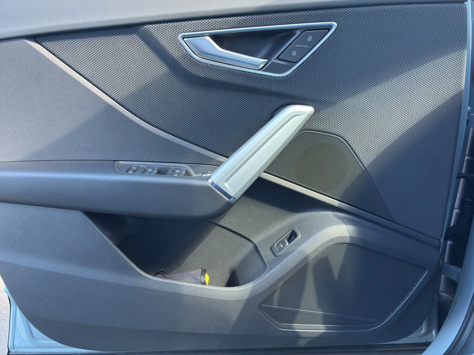 Fahrzeugabbildung Audi Q2 advanced 35 TFSI 110(150) S tronic Kamera,LM