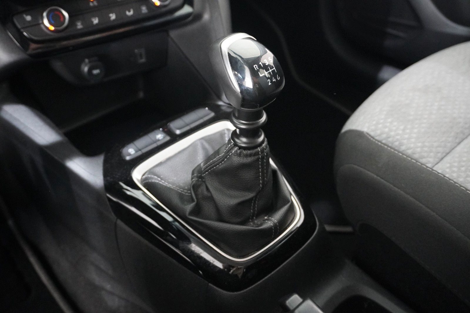Fahrzeugabbildung Opel Corsa F 1.2 FACELIFT NAVI/LED/KAMERA/VIRT./DAB+