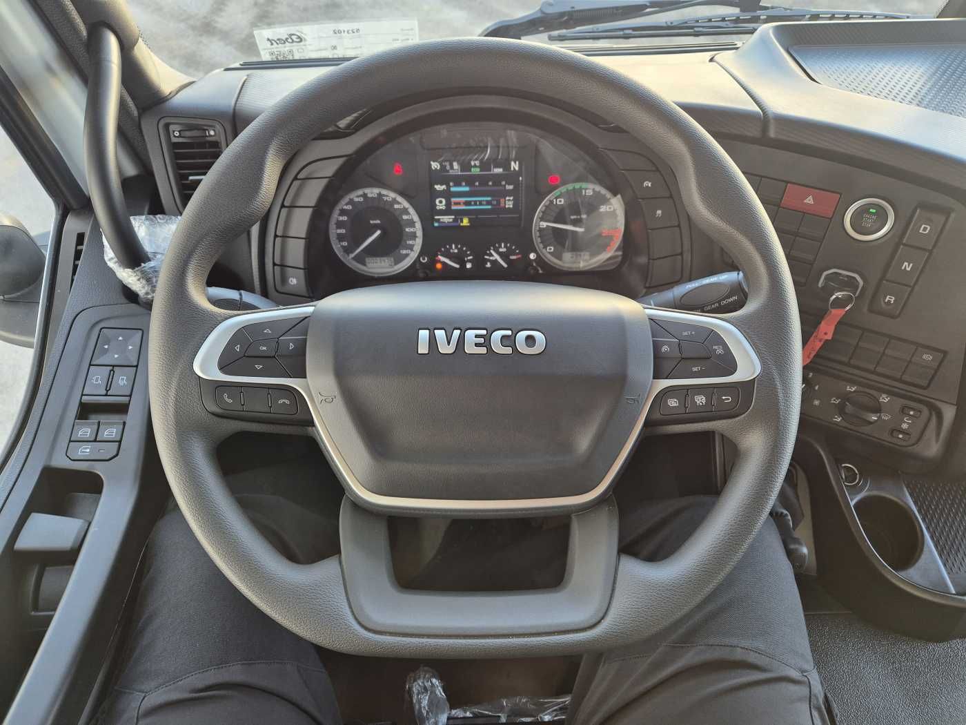 Fahrzeugabbildung Iveco AD360X46Z HR OFF 8x4 Bordmatic Hardox AHK