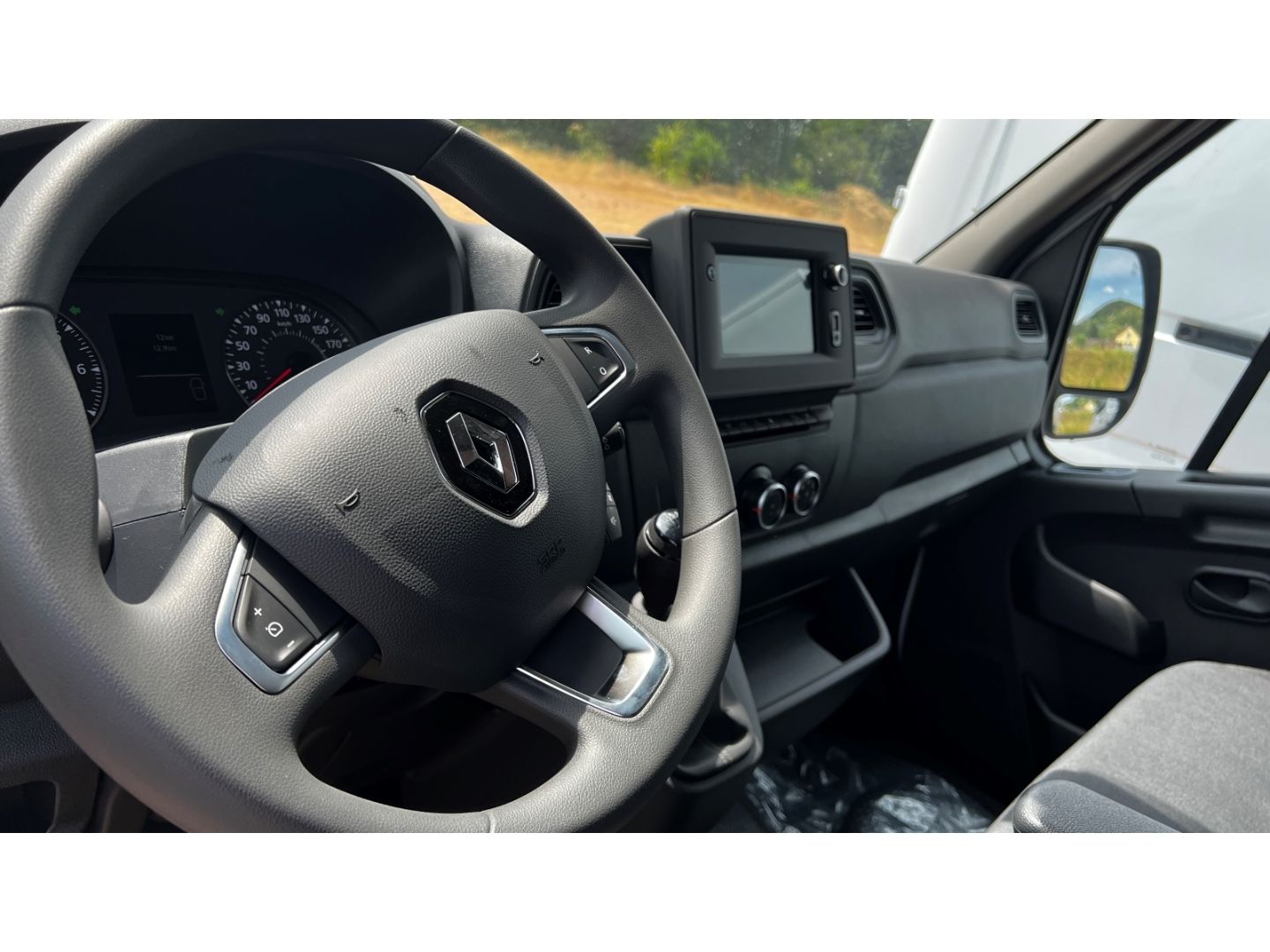 Fahrzeugabbildung Renault Master Kasten L3H2 HKa 3,5t 3 AHK Totwinkelassis
