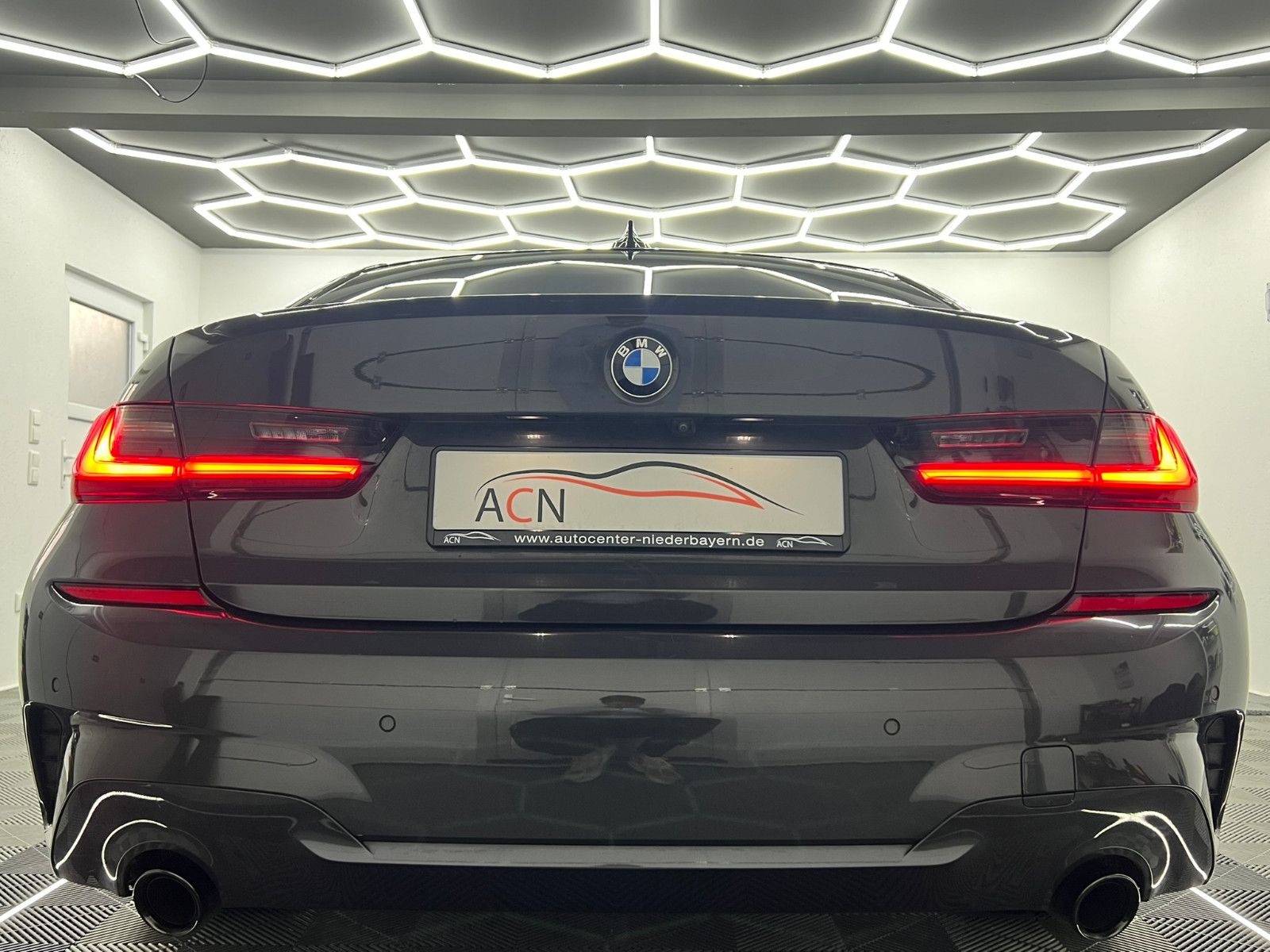 Fahrzeugabbildung BMW 330 d Lim. M SPORT/LASER/H&K/HuD/ACC/eGSD/LIVE