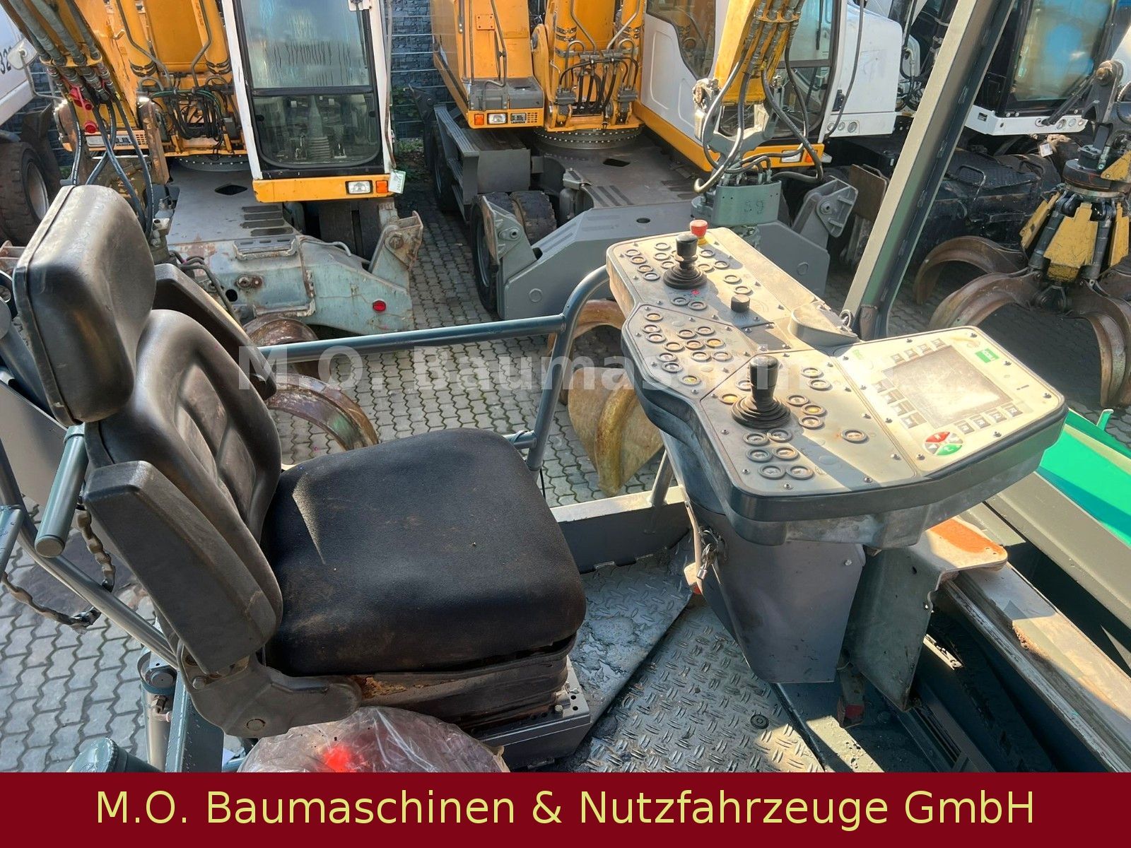 Fahrzeugabbildung Vögele Super 1800-2 / 2x Display / 2x Sensor /2x 50 cm/