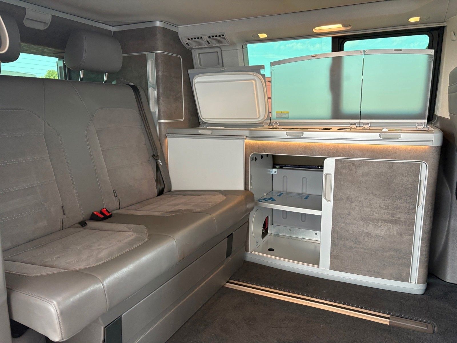 Fahrzeugabbildung Volkswagen T6 California Ocean