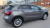 Mercedes-Benz GLA 200~KAMERA~PANORAMA~LEDER~TÜV NEU~ - Mercedes-Benz GLA 200 mit Benzin-Antrieb: Grau, Schiebedach