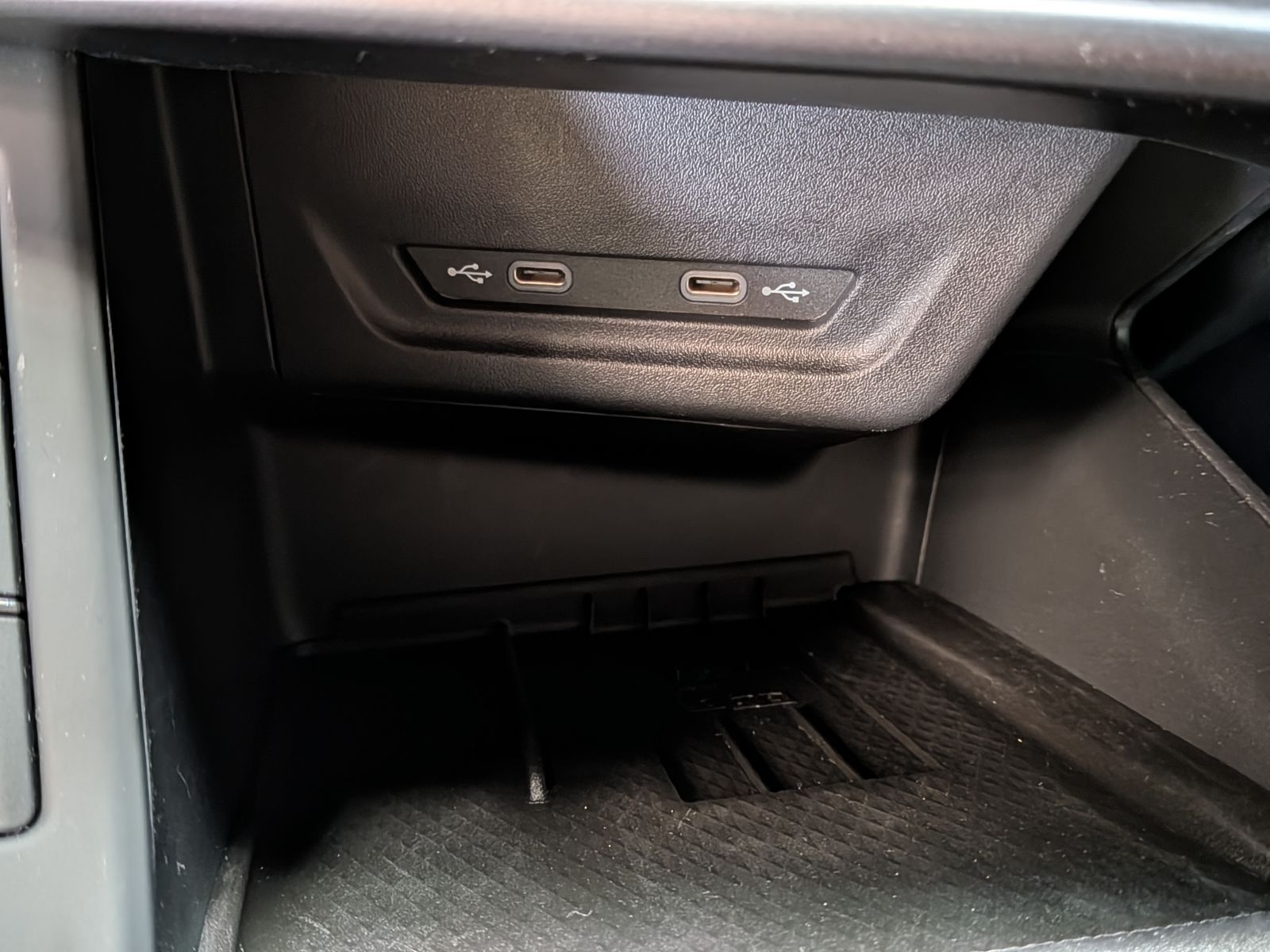 Fahrzeugabbildung CUPRA Terramarr 1.5 eTSI Tribe Sennh Matrix HUD AHK 20